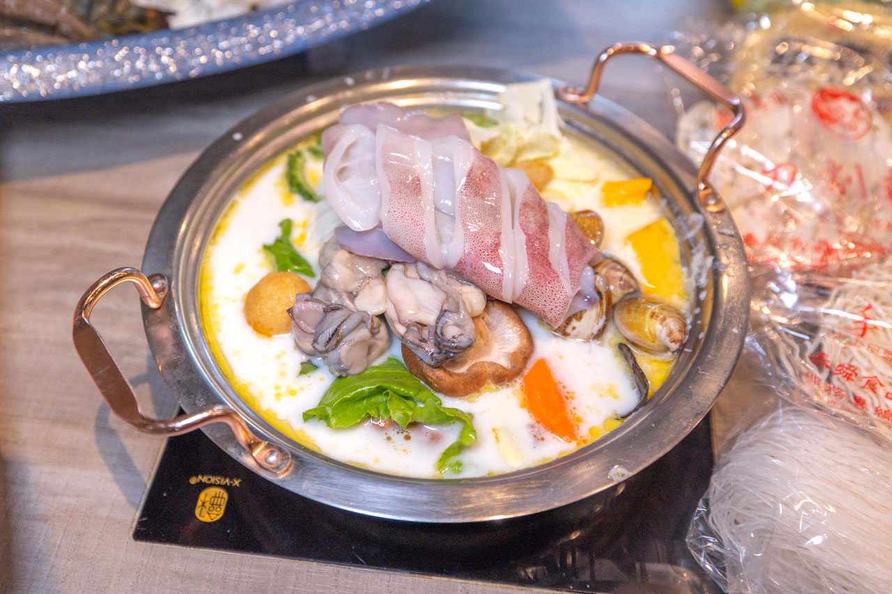 肉多多火鍋-新竹巨城店