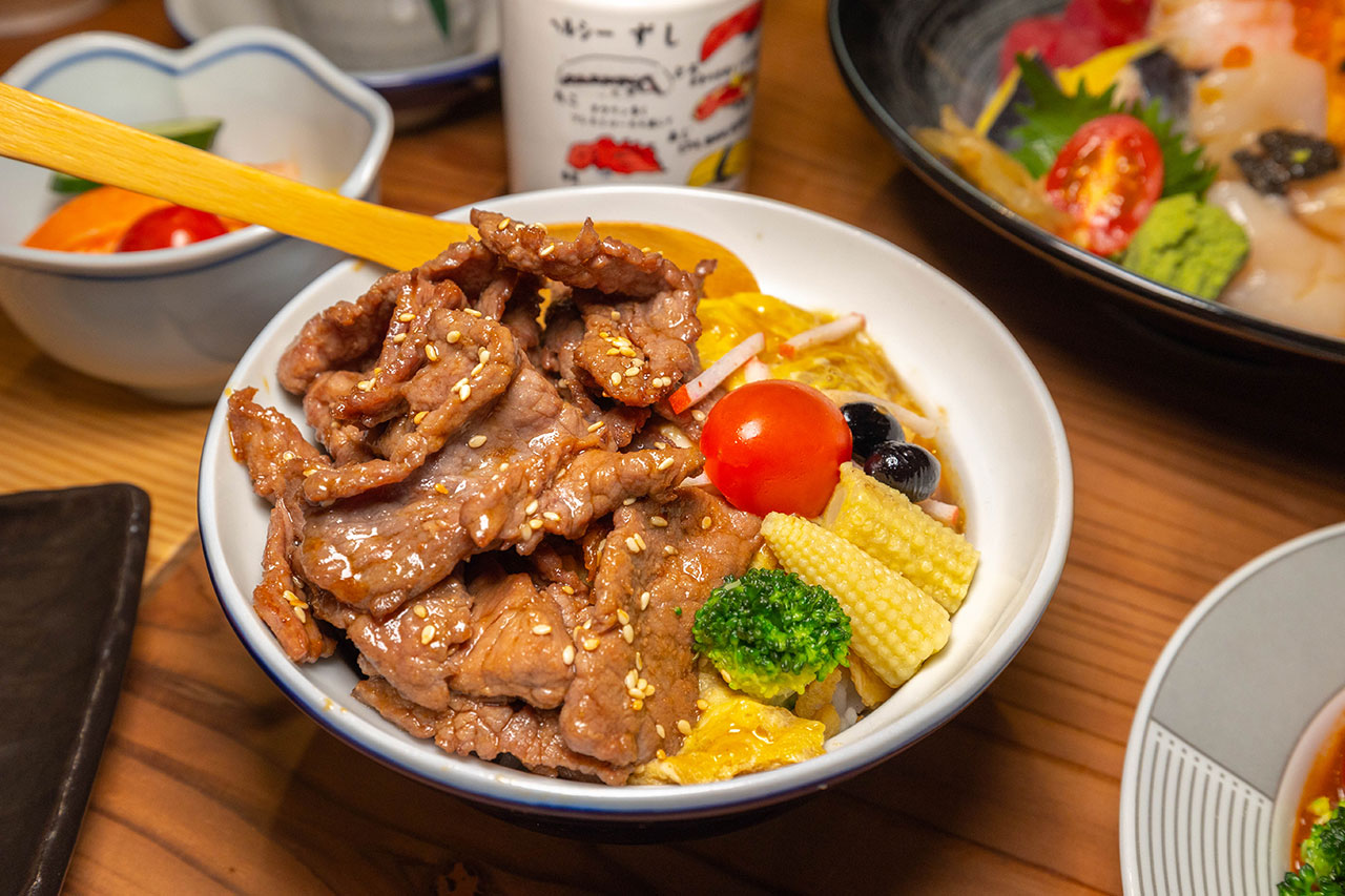 九屋太平の聚客所(九屋日式料理)