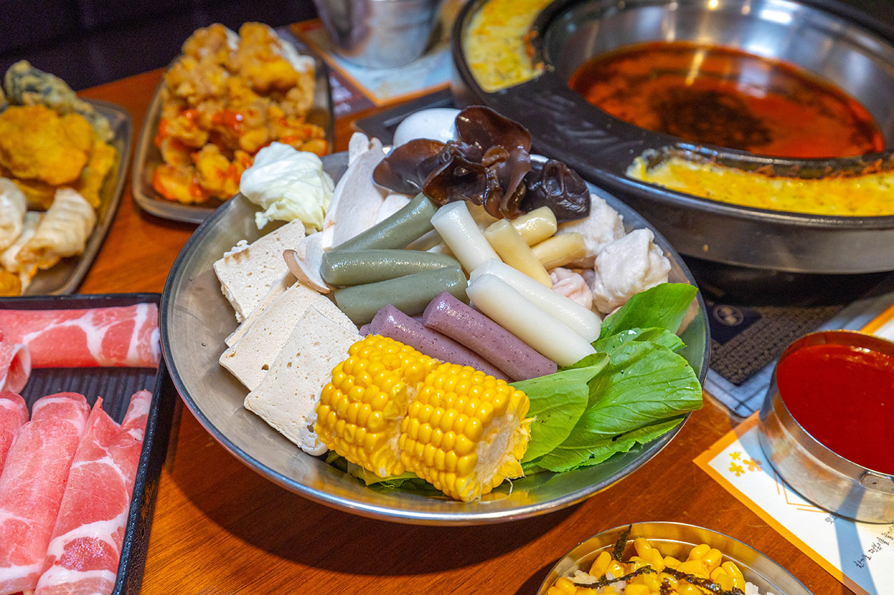 兩餐dookki-두끼韓國年糕火鍋吃到飽(中友店)