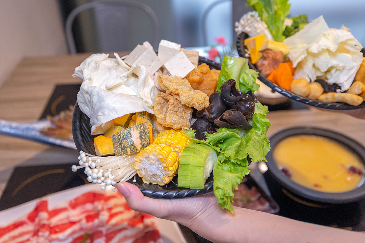 肉多多火鍋-新竹巨城店