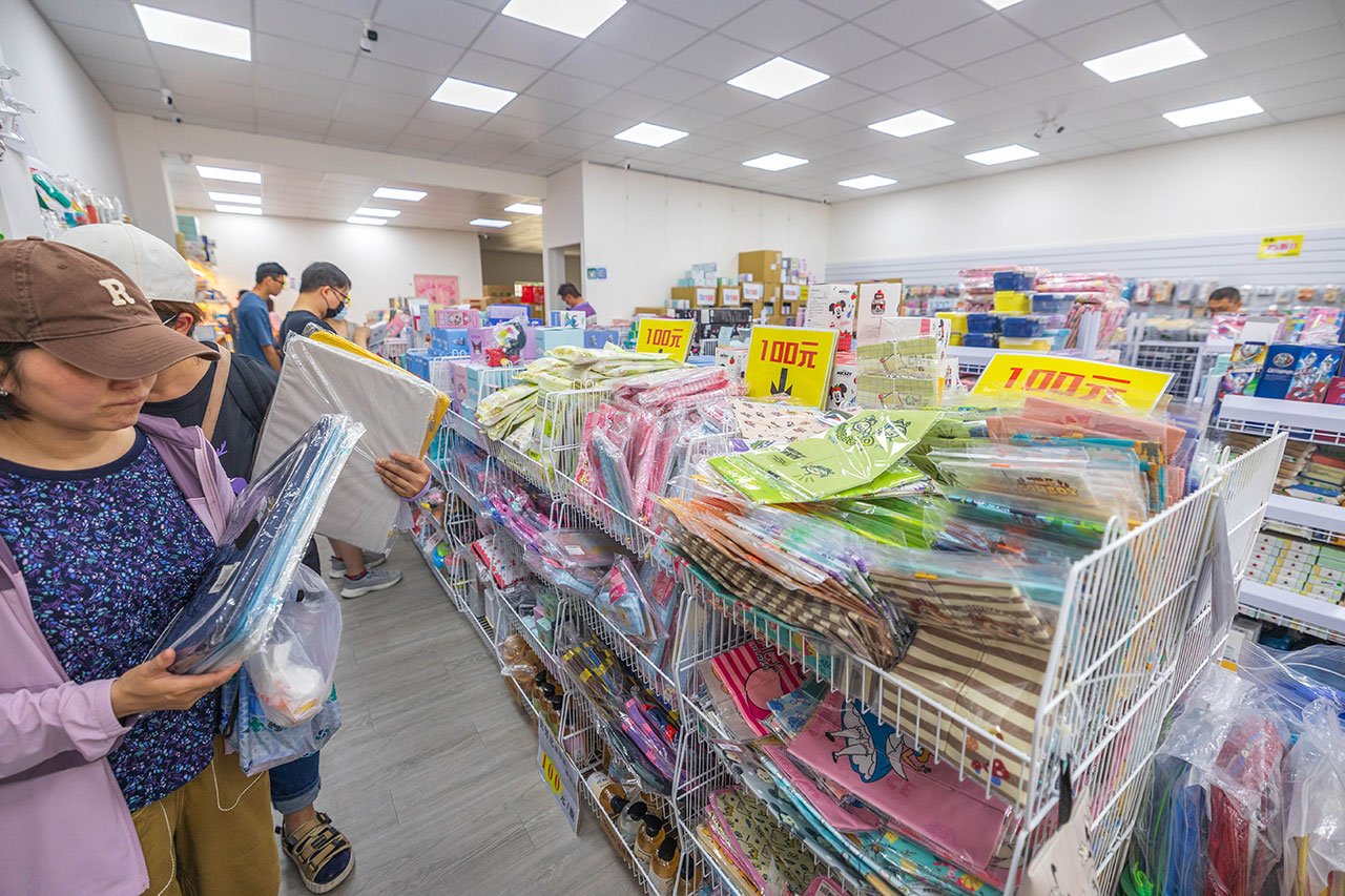 台中北屯文具特賣會｜廠拍出清限時15天，上千件文具用品1折起，日常用品75折起，還有滿額禮免費拿，2025文具界的Costco特賣會